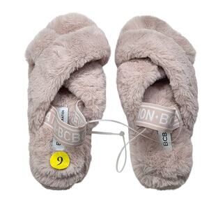 BCBGeneration Soffi Blush Pink Fuzzy Logo Slippers NWT Women’s 9